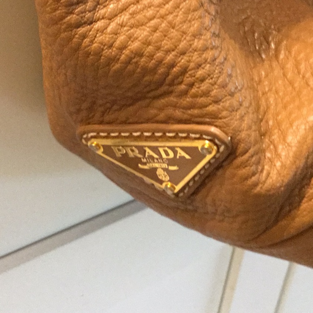 Large caramel leather Prada tote. 19x14 with shoulder straps - Picture 2 of 5